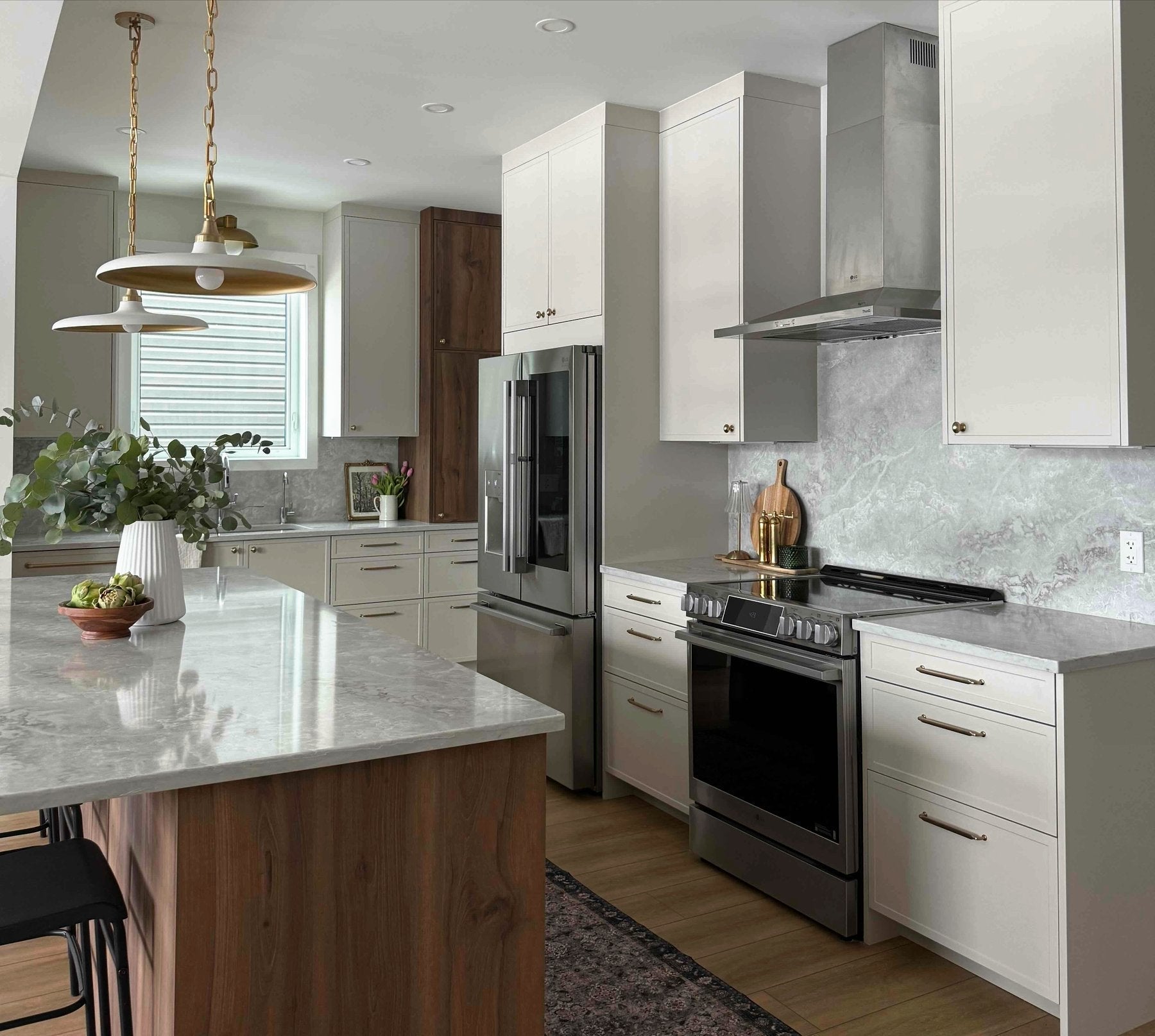 Slab vs Shaker Cabinet Doors: Which Suits Your Kitchen?